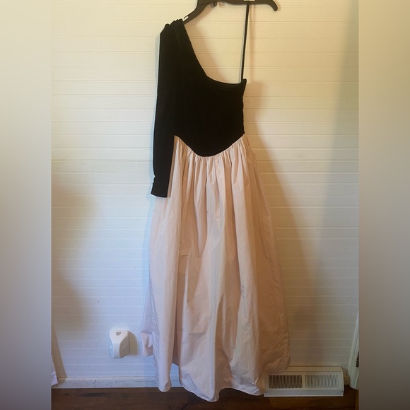 Antonio Melani Born on Fifth Blair One Shoulder Velvet Sleeve Taffeta Dress - Picture 14 of 14